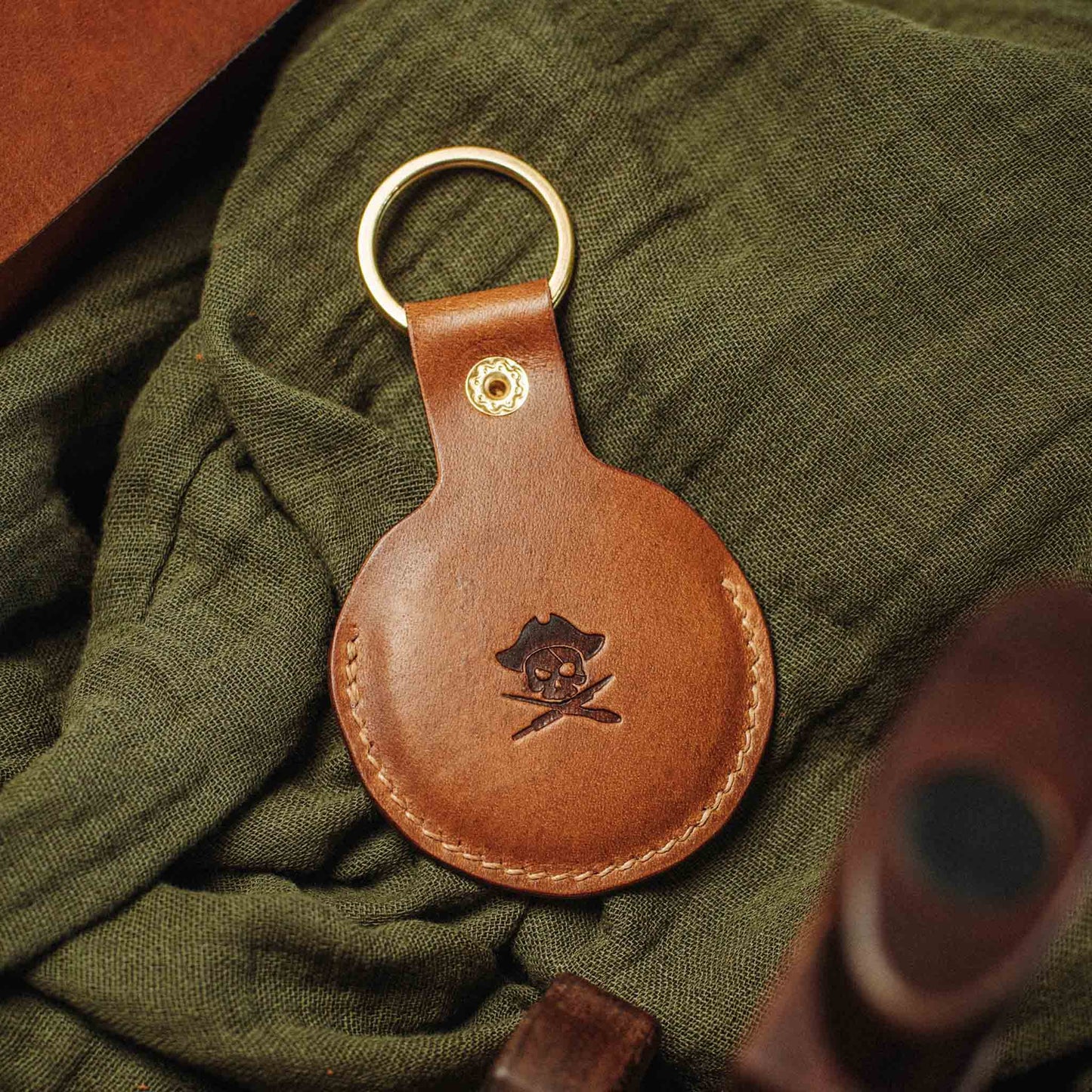 Pirate Goods Peso Pocket v5 – Leather Challenge Coin Keychain Case