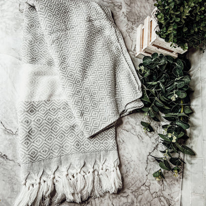 XL Turkish Cotton Towel 200GSM Oversized Bath, Pool, Hair and Picnic Towel